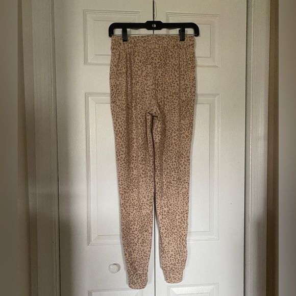 Hippie Rose Cheetah Print Pajama Set w/ pockets, drawstrings, and elastic cuffs - Picture 7 of 7